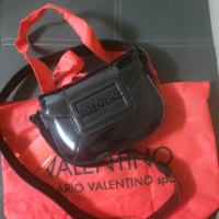 Valentino-оригинална, снимка 3 - Чанти - 45039790