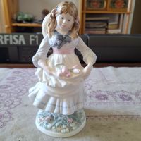 Порцеланова фигура момиче, снимка 6 - Антикварни и старинни предмети - 45916299