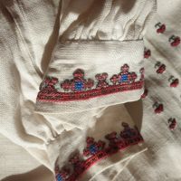 Детска,юношеска  риза от народна носия.Богато везана, снимка 8 - Антикварни и старинни предмети - 45851659