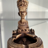 Египетски сувенир , пепелник с Нефертити , снимка 3 - Декорация за дома - 44993520