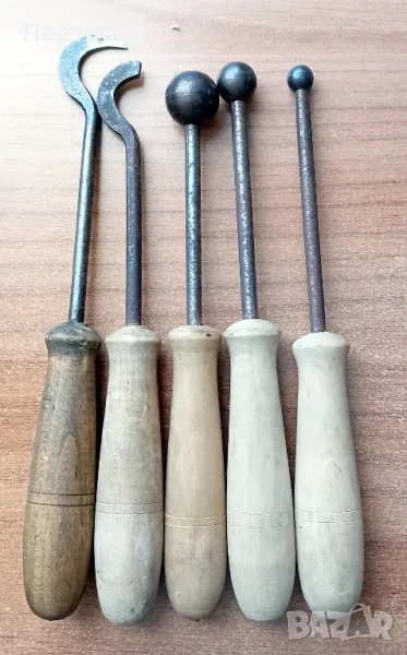 Стари инструменти за работа с глина, кожа или метал., снимка 1