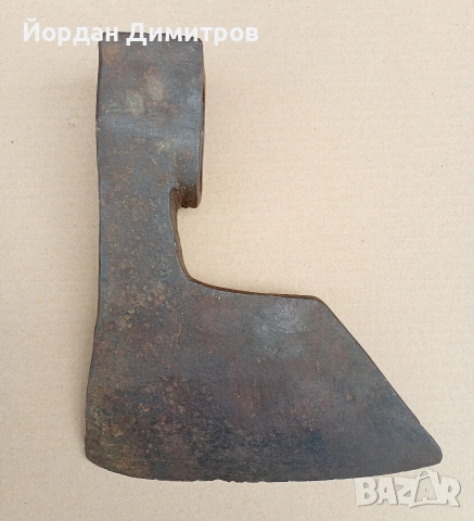 Стара голяма брадва 3,6кг.