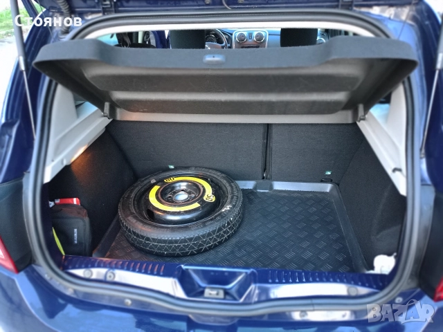 Dacia Sandero 1.2 LPG, снимка 8 - Автомобили и джипове - 52771645