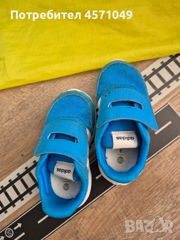 Детски маратонки Adidas , снимка 2 - Детски маратонки - 53452920