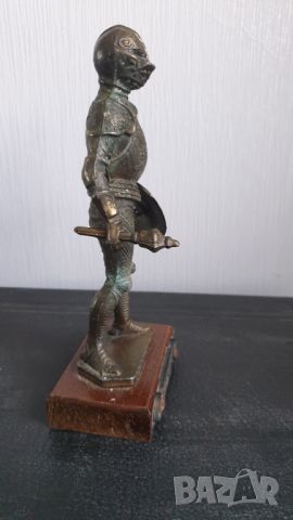 Бронзова ,масивна статуетка на рицар "Sec.XV", снимка 4 - Антикварни и старинни предмети - 45127666