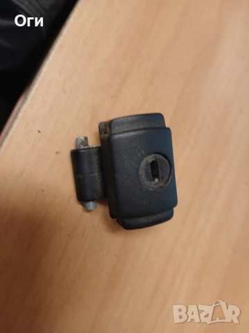 Дръжка за жабка от Фолксваген Поло 6N и Сеат Ибиза / Кордоба 94-99г. 6К0 857 131/131 А