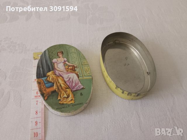 Стара ламаринена кутия за бонбони , снимка 1 - Антикварни и старинни предмети - 45961922
