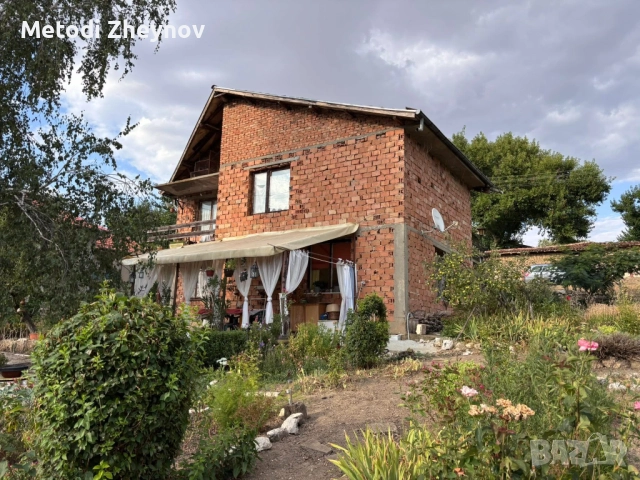 Двуетажна вила в село Йорданово