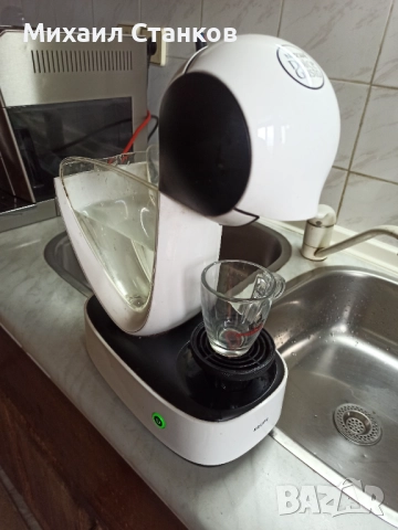 Кафе машина Крупс за капсули Долче Густо работи перфектно но липсва капака на водата, снимка 3 - Кафемашини - 52056231