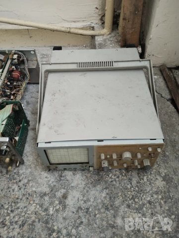 Разчистване 2 броя осцилоскопи за части, снимка 3 - Друга електроника - 54012049