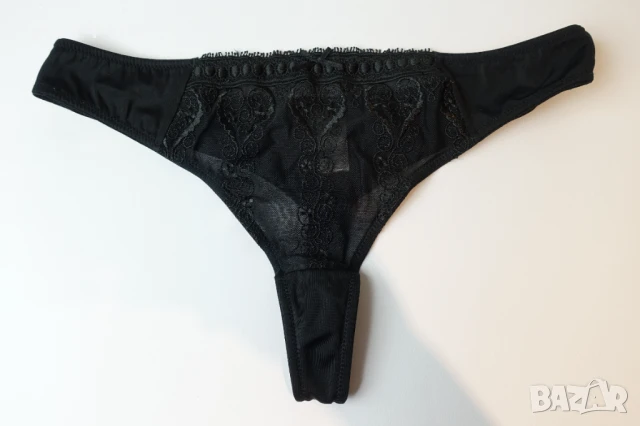 M черна дамска полупрашка с бродерия отпред, снимка 1