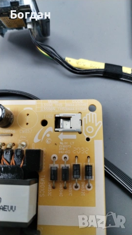 UE50TU8072, снимка 3 - Части и Платки - 53840080