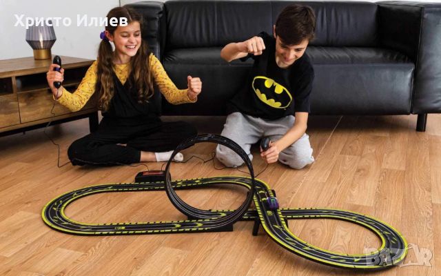 Scalextric Състезателна писта с коли Батман и Джокера Аутобан с лупинг , снимка 2 - Коли, камиони, мотори, писти - 45619518