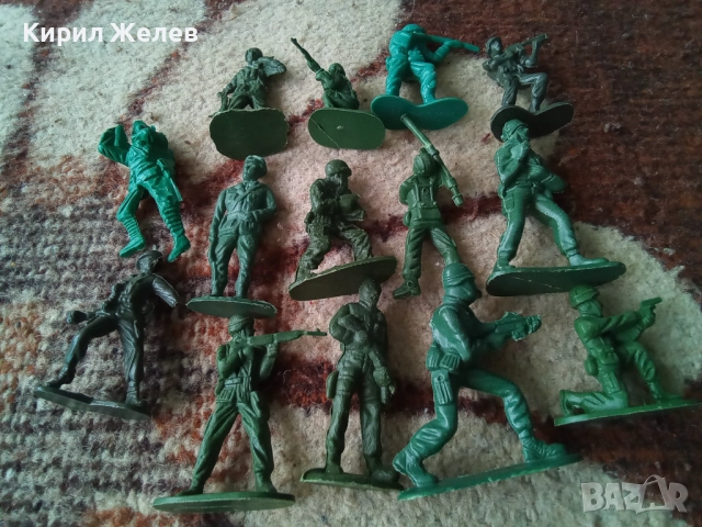 Войници пластмасови 12 броя 14987, снимка 3 - Колекции - 52106971