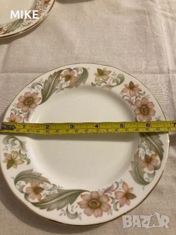 Порцеланови чинийки и чашки на Duchess, снимка 2 - Сервизи - 52333361