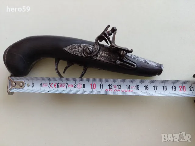 Много стар оригинален кремъчен пищов от края на 18 век ''18th-mounted flintlock derringer pistol'', снимка 13 - Антикварни и старинни предмети - 47315380