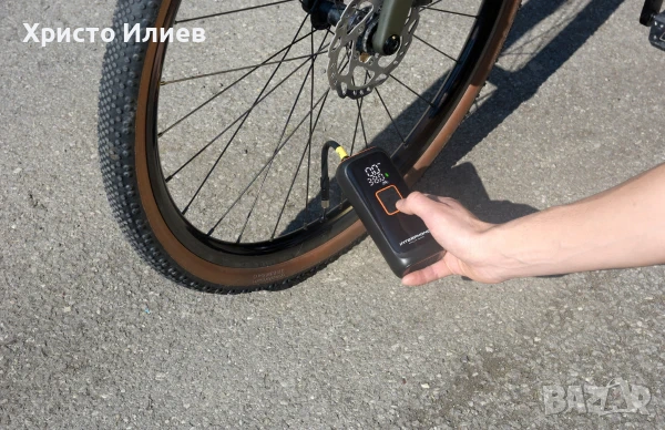 Мини Компресор air pump power bank преносим компресор 4000 mAh, снимка 4 - Аксесоари и консумативи - 53593777