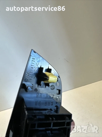 Бутон за стъкло за задна дясна врата за Toyota Prius 1.8 Hybrid (2018) 74271-47120, снимка 2 - Части - 54217090