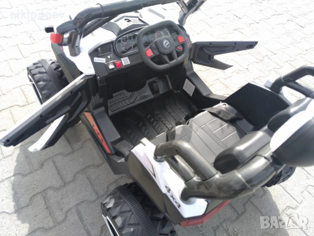 SAFARI двуместен акумулаторен джип JAKARTA 4x4 бял, снимка 6 - Детски велосипеди, триколки и коли - 53569389