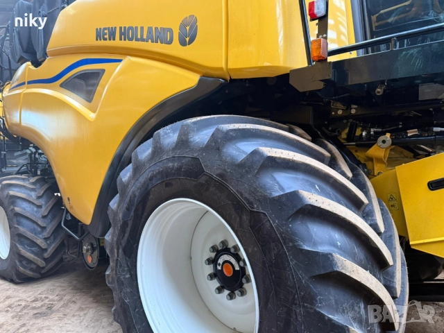 Комбайн New Holland CR10.90, снимка 5 - Селскостопанска техника - 52918865