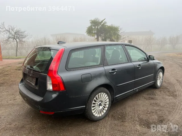 Лек автомобил Volvo V-50, снимка 2 - Автомобили и джипове - 49095660