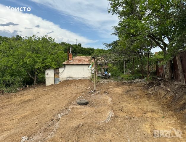 Просторен парцел с къща в землището на село Люляк с ток и вода, снимка 5 - Къщи - 46126657