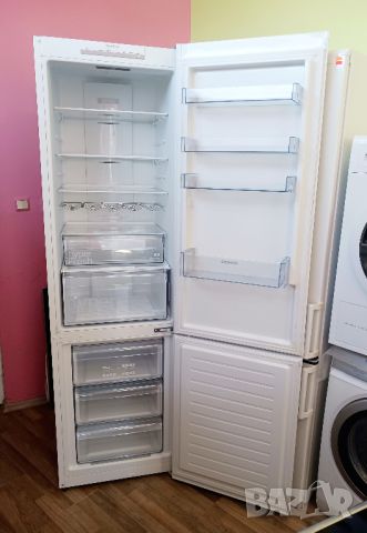 Хладилник с фризер  SIEMENS - система No Frost, снимка 4 - Хладилници - 46087281