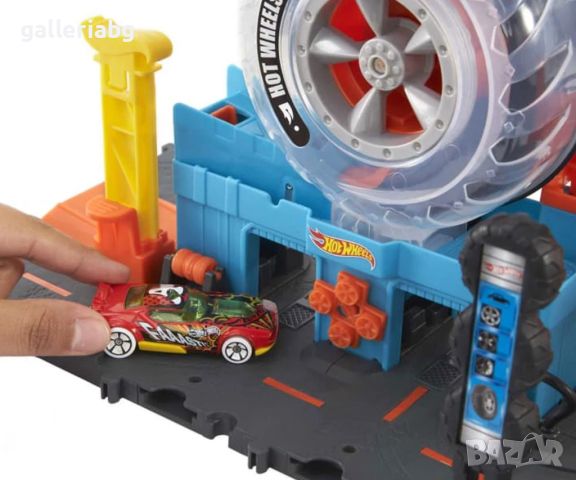 Hot Wheels City - Комплект ултра модерен градски център за гуми, снимка 4 - Коли, камиони, мотори, писти - 45149863