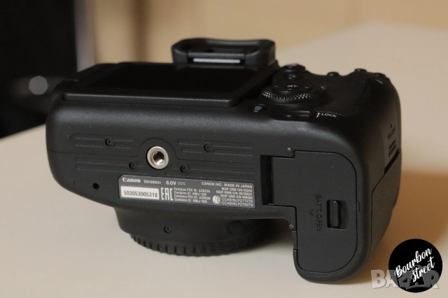 🔥Canon 6D Mark II body на само 2 200 кадъра!, снимка 7 - Фотоапарати - 52705693