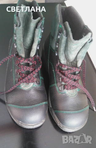 Работни обувки UVEX с метално бомбе, N-38