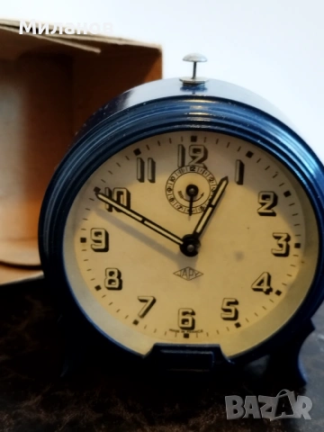 Стар френски будилник, настолен часовник