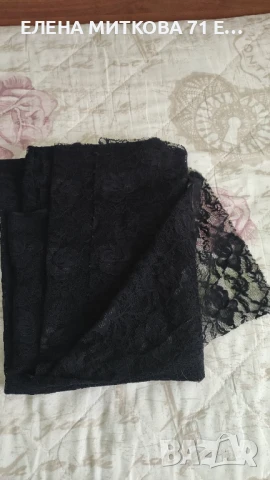 Две парчета фина черна дантела с рози, снимка 2 - Платове и дамаски - 50667740