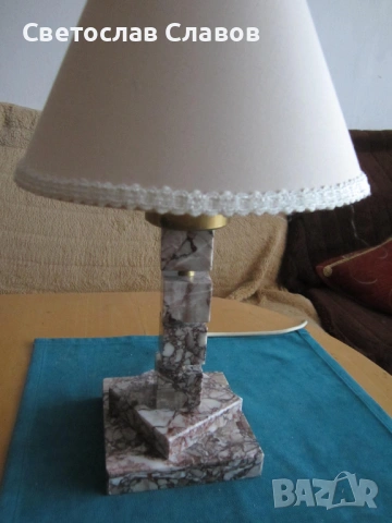 Дизайнерска настолна лампа със стойка от мраморни елементи, снимка 2 - Настолни лампи - 53927334