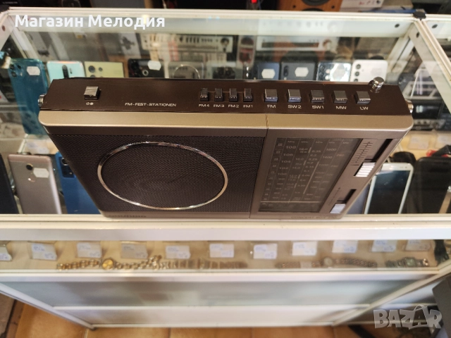 Радио Grundig Concert Boy 220 В отлично техническо и визуално състояние., снимка 5 - Радиокасетофони, транзистори - 51843482