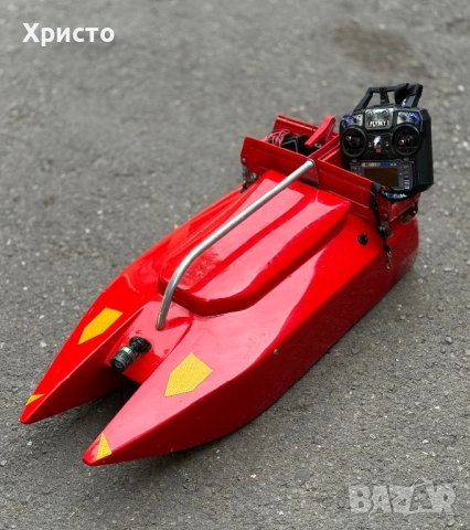 RC лодка за риболов (Bait Boat) с дистанционно FlySky FS-i6 – двойни бункери  , снимка 2 - Стръв и захранки - 53831029