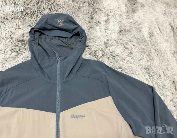 Мъжко! Bergans 8670 Microlight Jacket, Размер XL  •Дишаща, ветроустойчива, водоотблъскваща, разтегли, снимка 2 - Якета - 47647404