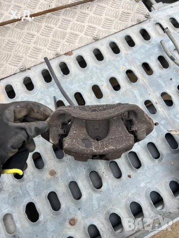 Преден десен спирачен апрат Мерцедес w203 Ц-класа 270cdi 170кс , снимка 3 - Части - 54060015