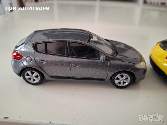 2 бр. Renault Megane, 1/43, Welly и Mondо motors, снимка 8 - Колекции - 50754834