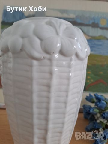 Елегантна порцеланова винтидж ваза, Португалия, снимка 7 - Антикварни и старинни предмети - 45698969