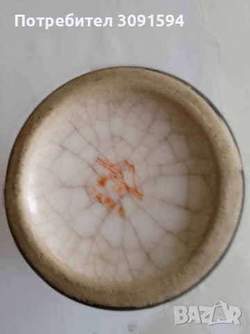 Порцеланова японска ваза с напукан ефект и рисувана със 24 каратово злато  , снимка 10 - Антикварни и старинни предмети - 51906443