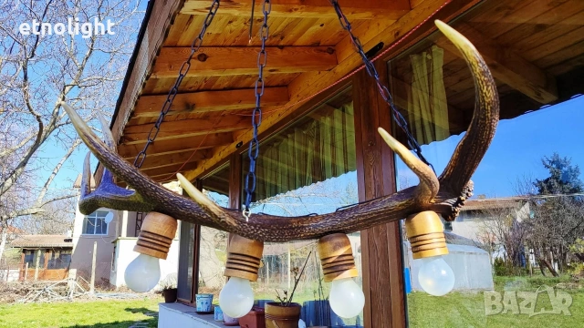 Ръчно изработен полилей от масивен рог с ръчно изработени дървени чашки , снимка 2 - Полилеи - 53781869