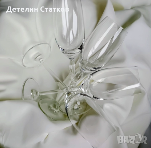 Елегантен комплект от 4 малки чаши за бяло или пенливо вино 