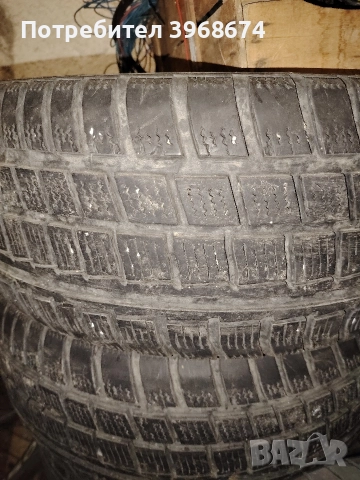 Зимни гуми 235/55/17, снимка 3 - Гуми и джанти - 52741120