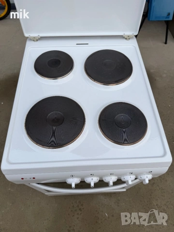 Печка Bosch  с метални котлони Като НОВА, снимка 4 - Печки, фурни - 53022077