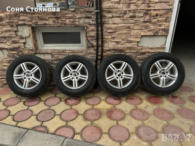 4 бр. зимни гуми Bridgestone 215/70R16 с джанти, цена 400 лв., снимка 1 - Гуми и джанти - 48346852