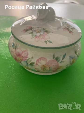 Порцеланова бижутиерка , снимка 2 - Декорация за дома - 50187035