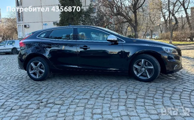 Volvo V40 D4 191кс R-design , снимка 2 - Автомобили и джипове - 48665214