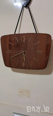 Стар стенен часовник , снимка 4 - Антикварни и старинни предмети - 49499044
