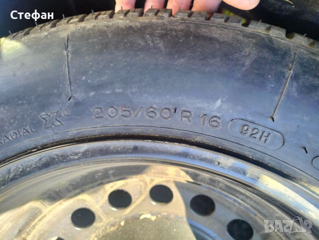 Резервна гума , снимка 1 - Гуми и джанти - 45352911