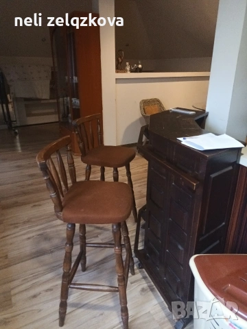 Комплект от ъглова витрина с барплот